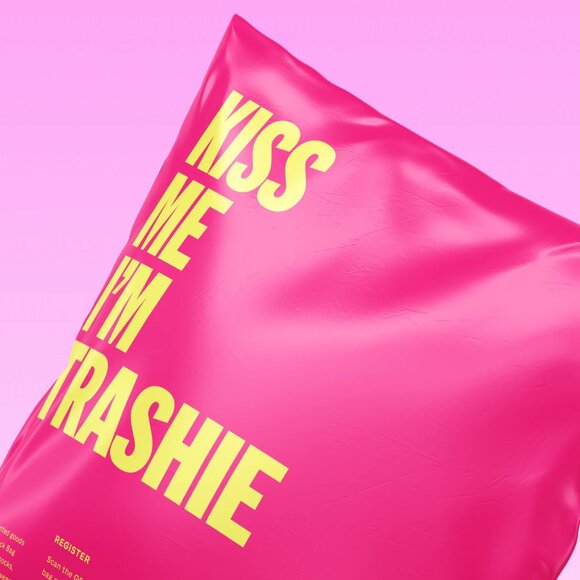 THE TAKE BACK BAG keeping your unwanted clothing from ending up in landfills - Picture 3 of 4